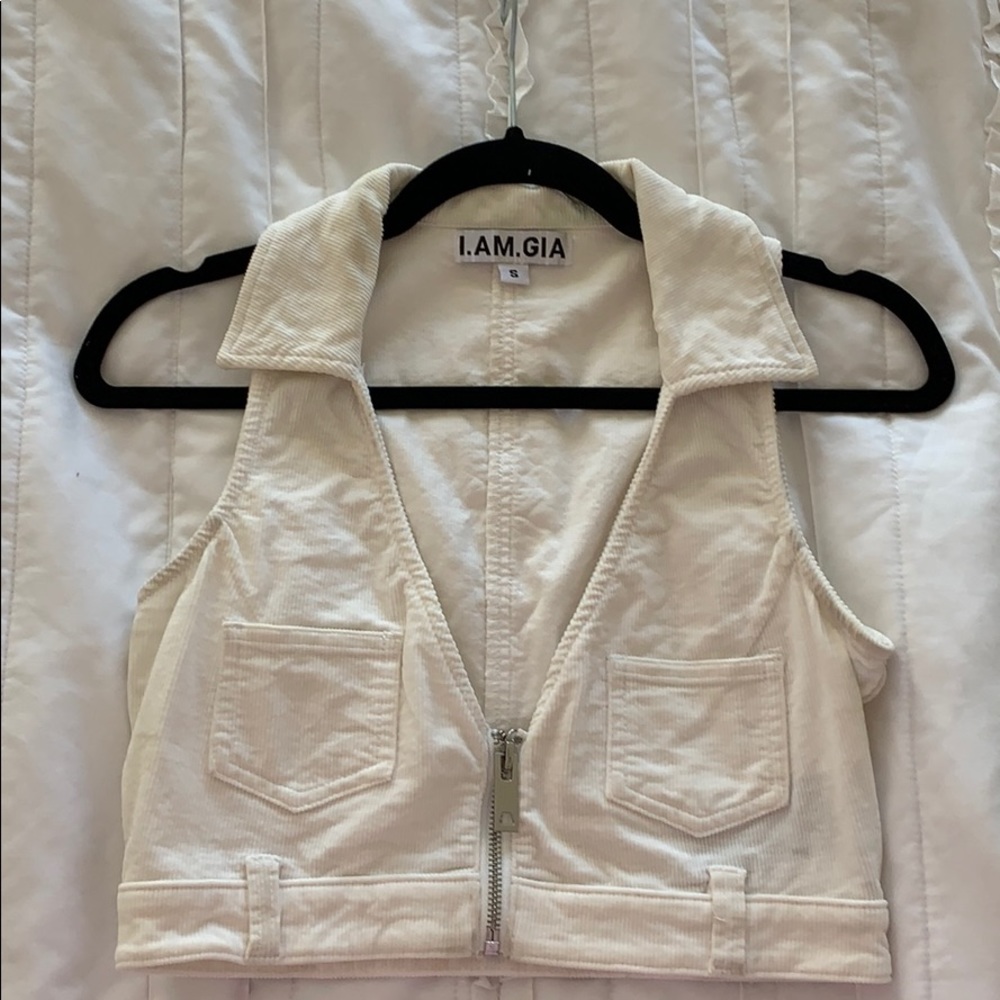 I.AM.GIA Brit Crop